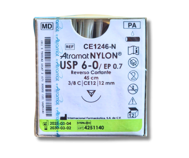 Sutura Nylon 6-0, Aguja 3/8 círculo reverso cortante 12 mm, Hebra 45 cm, Marca Atramat, Caja con 12 piezas
